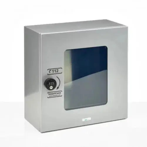 SmartCase Innenwandkasten mit PIN-Code-Schloss in Grau für AEDs. Robuster, spritzwassergeschützter Wandschrank zur sicheren Aufbewahrung.