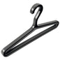 Kleiderbügel Super Hanger UK – Starker & Vielseitiger Bügel in Schwarz für schwere Kleidung bis 22,5kg. Ideal für Arbeits- und Einsatzkleidung.