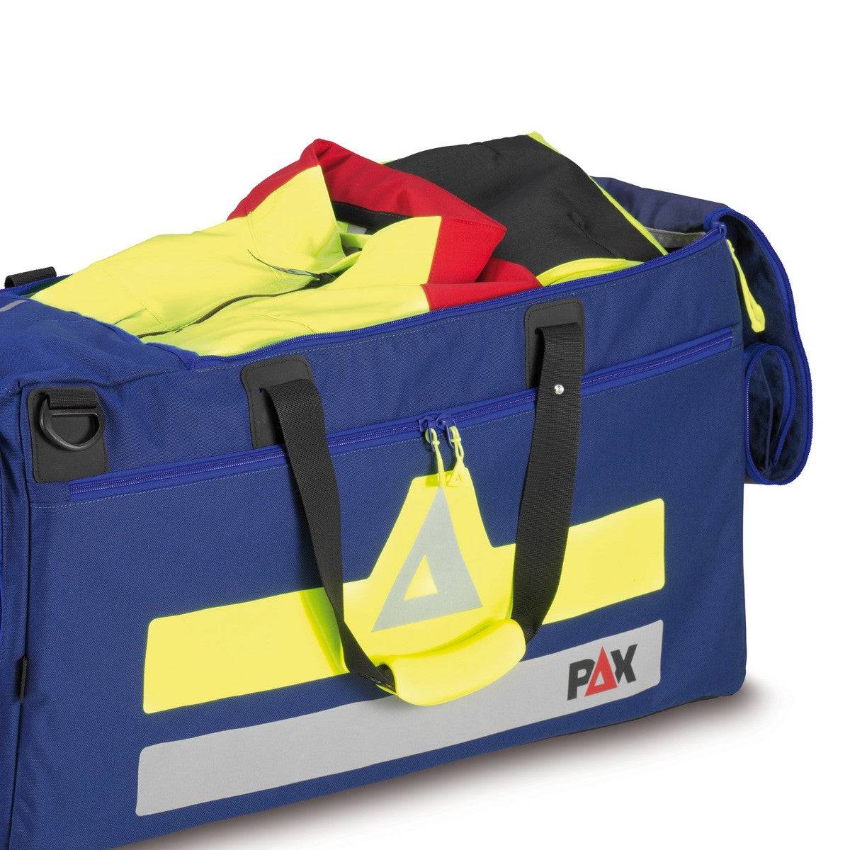 Innenansicht der Bekleidungstasche PAX L mit Einsatzkleidung, bietet großzügigen Stauraum für Ausrüstung und Bekleidung im professionellen Bereich.