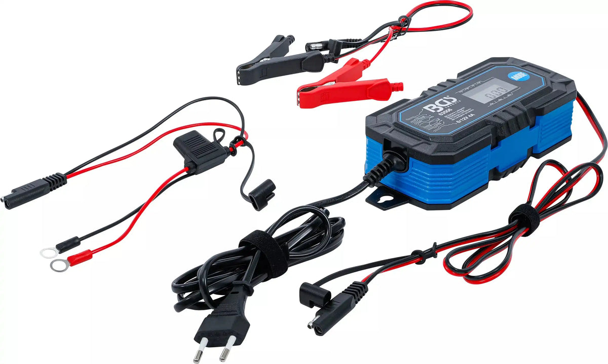 Digitales Batterie-Ladegerät 6/12 V mit LCD-Anzeige und umfangreichem Zubehör für effizientes Laden von Auto- und Motorrad-Batterien.