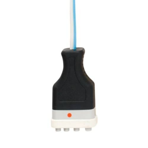 Anschlussstecker der Primedic SavePads PreConnect Elektroden – kompatibel mit modernen AEDs für schnelle Notfallanwendung.